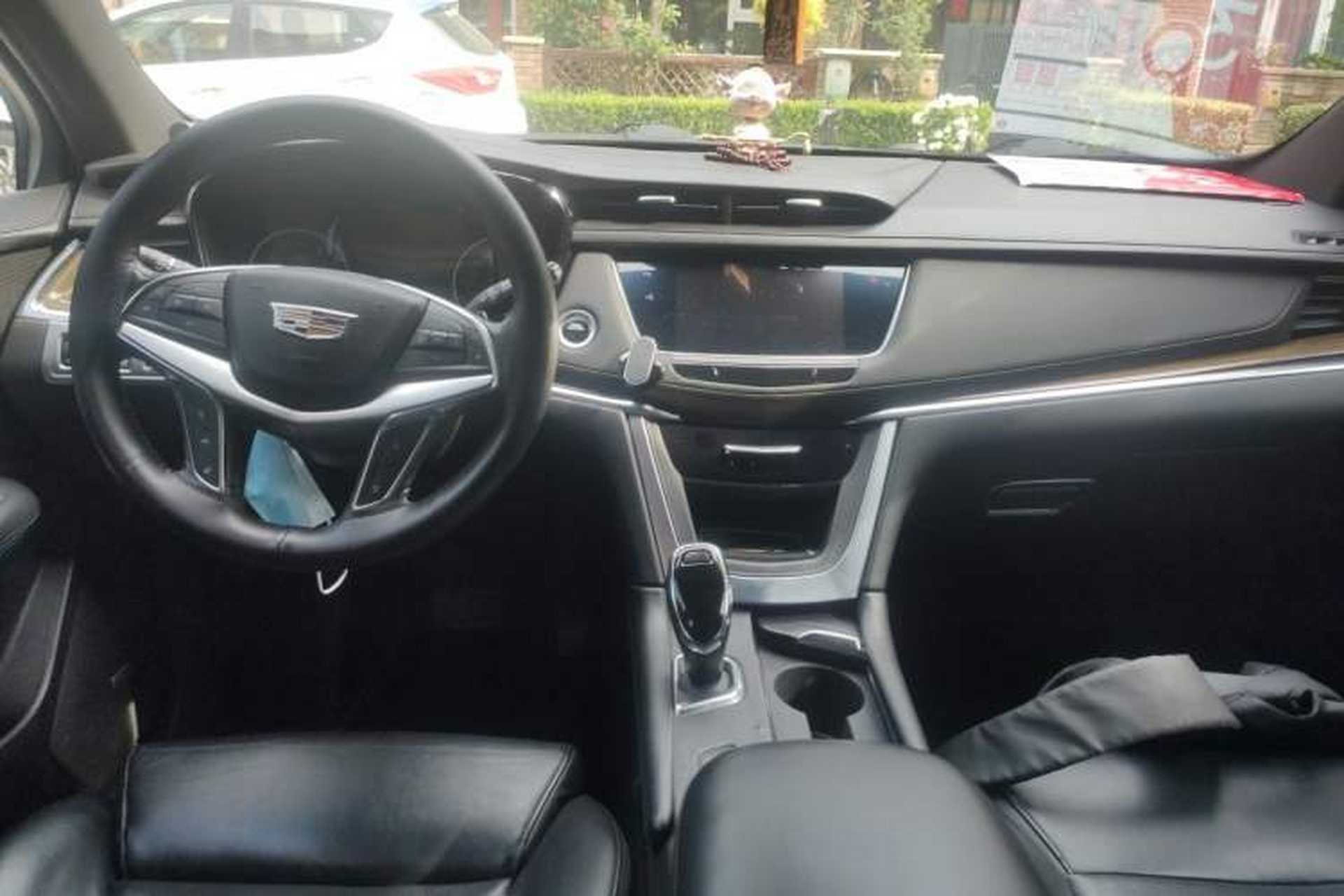 Used Cadillac XT5 2016 28T Four-Wheel-Drive Leading Model Center Console