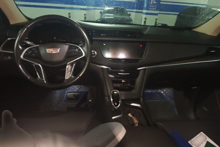 Used Cadillac XT5 2016 25T Luxury Model Center Console
