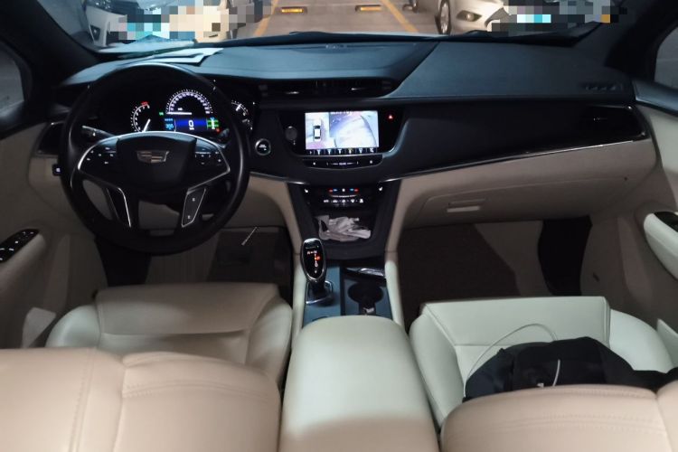 Used Cadillac XT5 2016 28T Four-Wheel Drive Tech Version Center Console