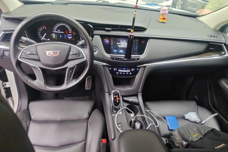 Used Cadillac XT5 2016 28T Four-Wheel Drive Luxury Model Center Console