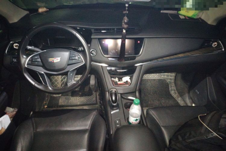Used Cadillac XT5 2016 25T Luxury Model Center Console