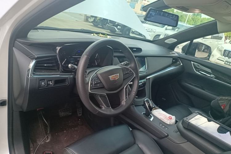 Used Cadillac XT5 2016 28T Four-Wheel Drive Luxury Model Center Console