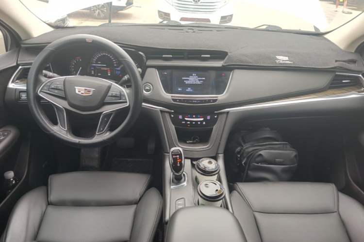 Used Cadillac XT5 2016 28T Four-Wheel Drive Luxury Model Center Console