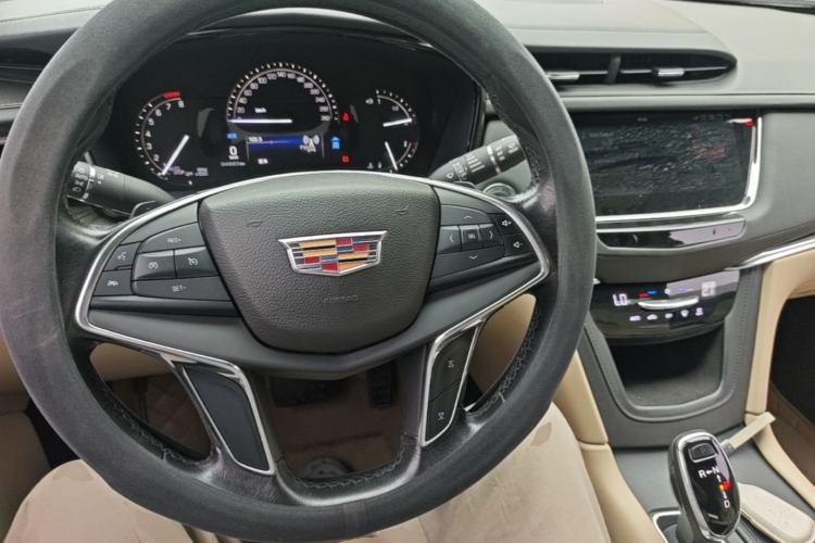 Used Cadillac XT5 2016 25T Tech Edition Center Console