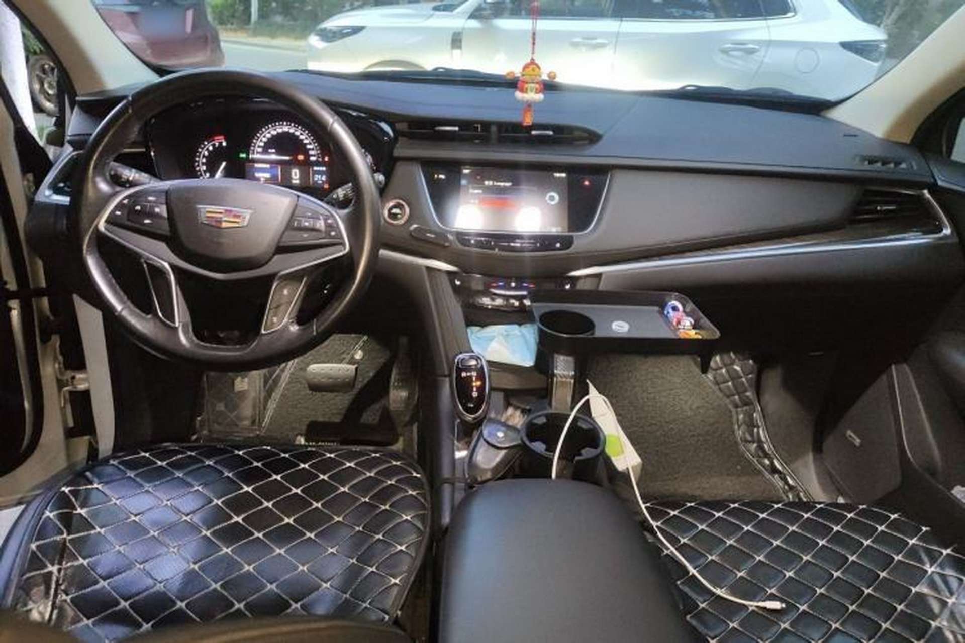 Used Cadillac XT5 2016 25T Luxury Model Center Console