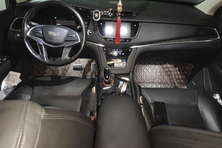 Used Cadillac XT5 2016 28T Four-Wheel Drive Luxury Model Center Console