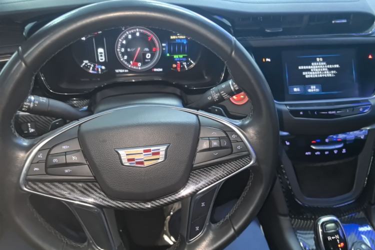 Used Cadillac XT5 2016 25T Luxury Model Center Console