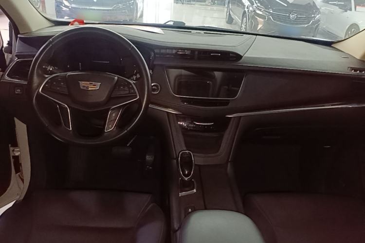 Used Cadillac XT5 2016 25T Luxury Model Center Console