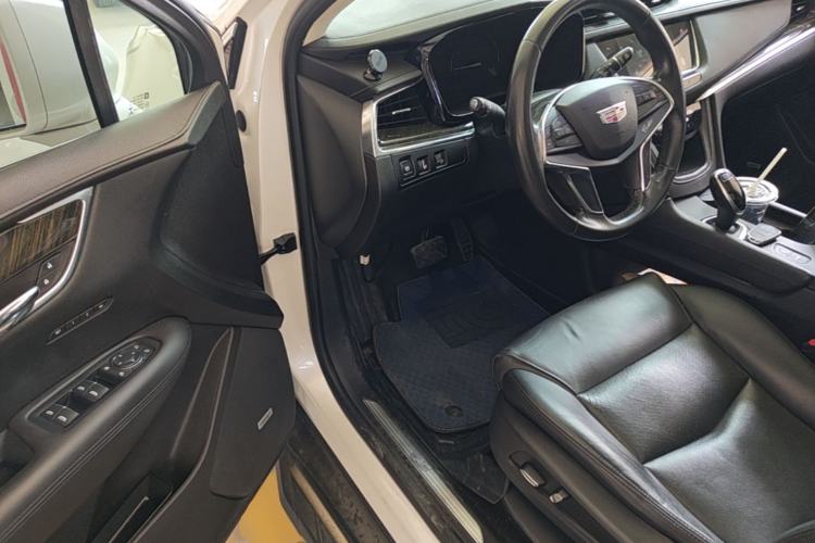 Used Cadillac XT5 2016 25T Luxury Model Driver Seat