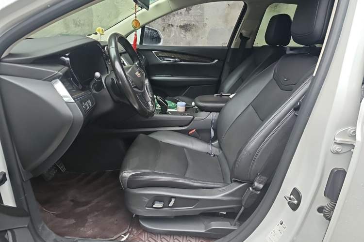 Used Cadillac XT5 2016 25T Luxury Model Driver Seat