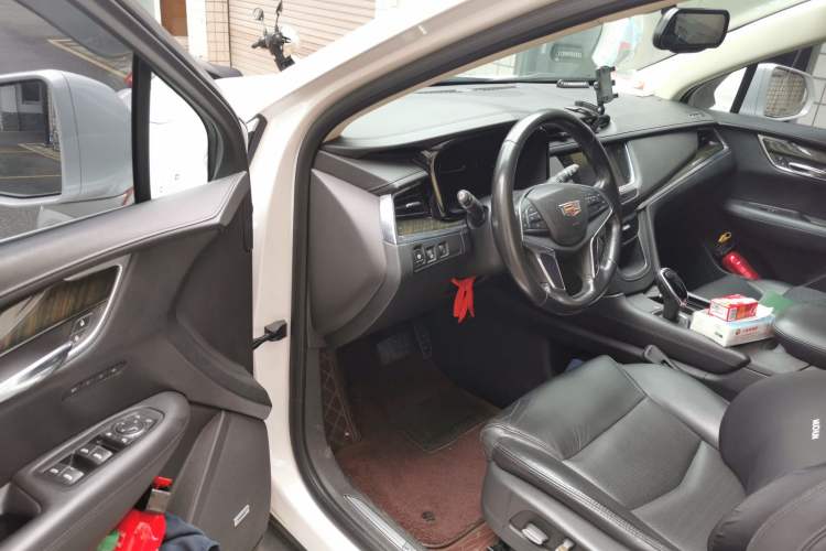 Used Cadillac XT5 2016 25T Luxury Model Driver Seat