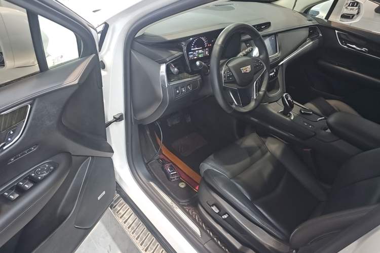 Used Cadillac XT5 2016 25T Luxury Model Driver Seat