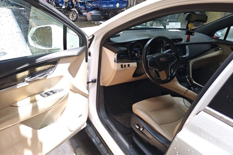 Used Cadillac XT5 2016 25T Tech Edition Driver Seat