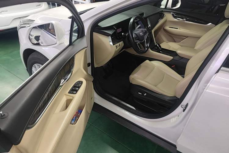 Used Cadillac XT5 2016 25T Tech Edition Driver Seat