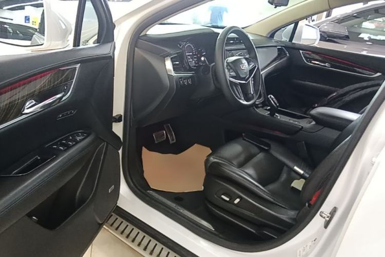 Used Cadillac XT5 2016 25T Luxury Model Driver Seat