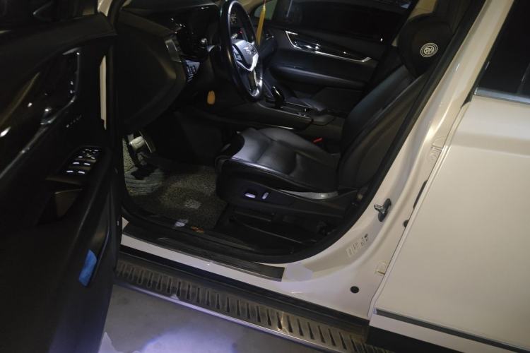 Used Cadillac XT5 2016 25T Luxury Model Driver Seat