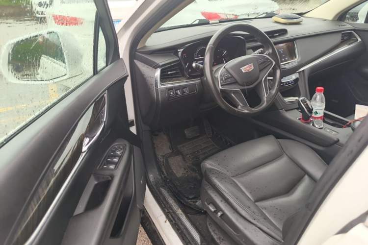 Used Cadillac XT5 2016 25T Luxury Model Driver Seat
