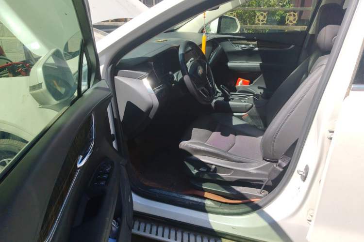 Used Cadillac XT5 2016 25T Luxury Model Driver Seat