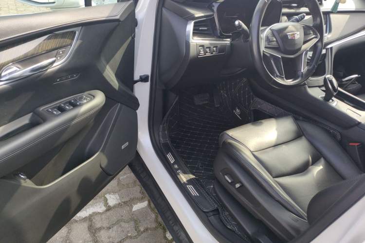 Used Cadillac XT5 2016 25T Luxury Model Driver Seat
