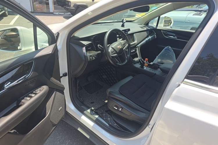 Used Cadillac XT5 2016 25T Luxury Model Driver Seat