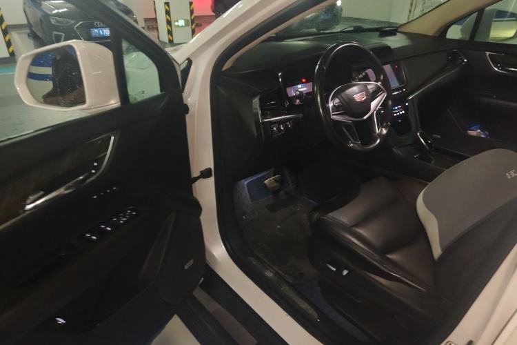 Used Cadillac XT5 2016 25T Luxury Model Driver Seat