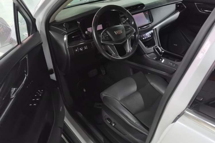 Used Cadillac XT5 2016 25T Luxury Model Driver Seat