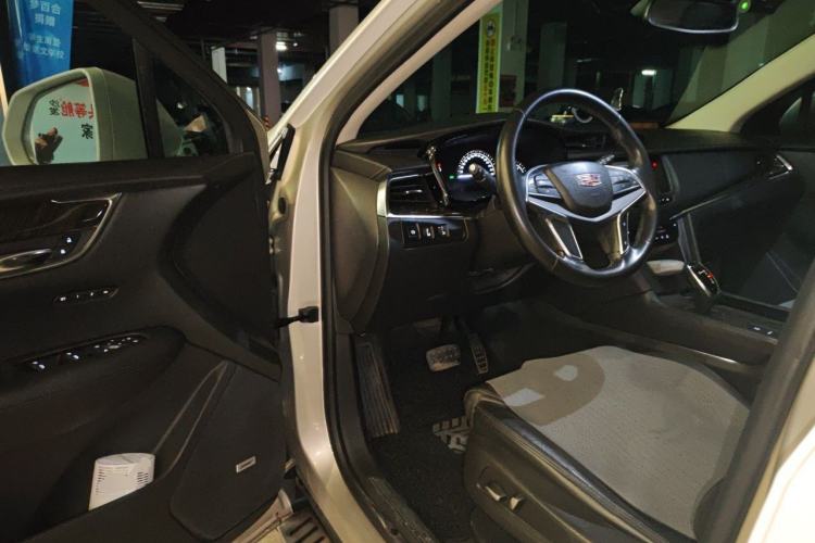 Used Cadillac XT5 2016 25T Luxury Model Driver Seat