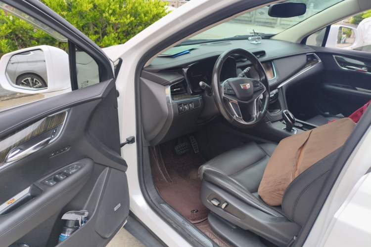 Used Cadillac XT5 2016 25T Luxury Model Driver Seat