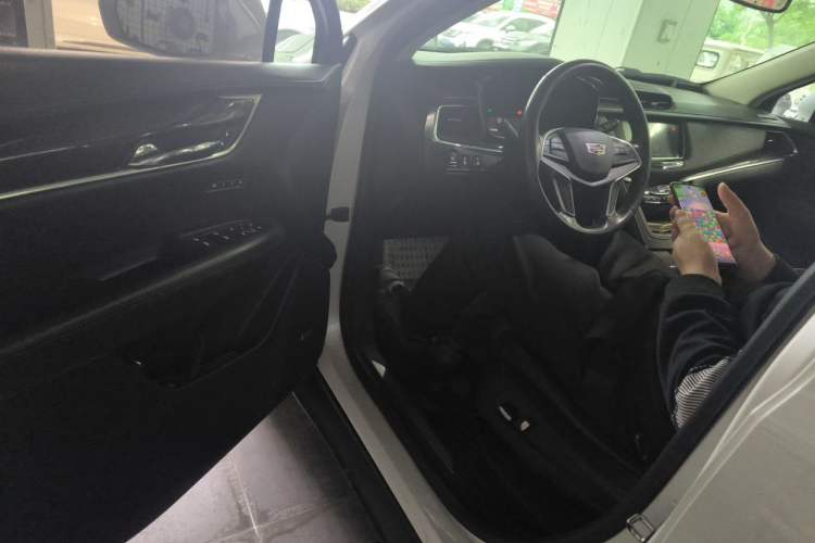 Used Cadillac XT5 2016 25T Luxury Model Driver Seat