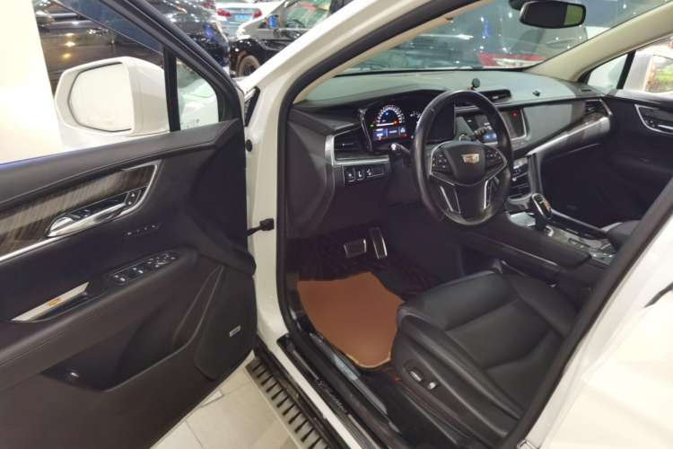 Used Cadillac XT5 2016 25T Luxury Model Driver Seat
