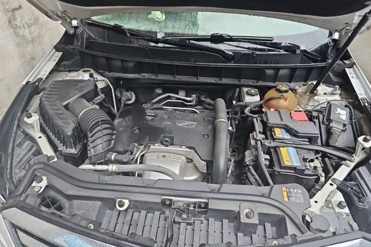 Used Cadillac XT5 2016 25T Luxury Model Engine Bay
