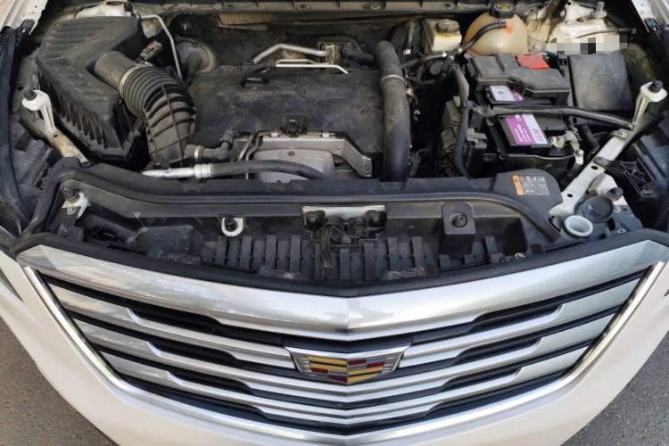 Used Cadillac XT5 2016 25T Tech Edition Engine Bay