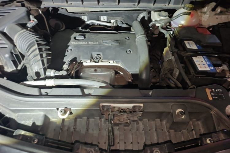 Used Cadillac XT5 2016 25T Luxury Model Engine Bay