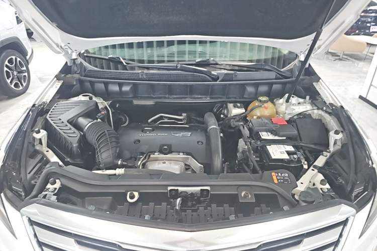 Used Cadillac XT5 2016 25T Luxury Model Engine Bay