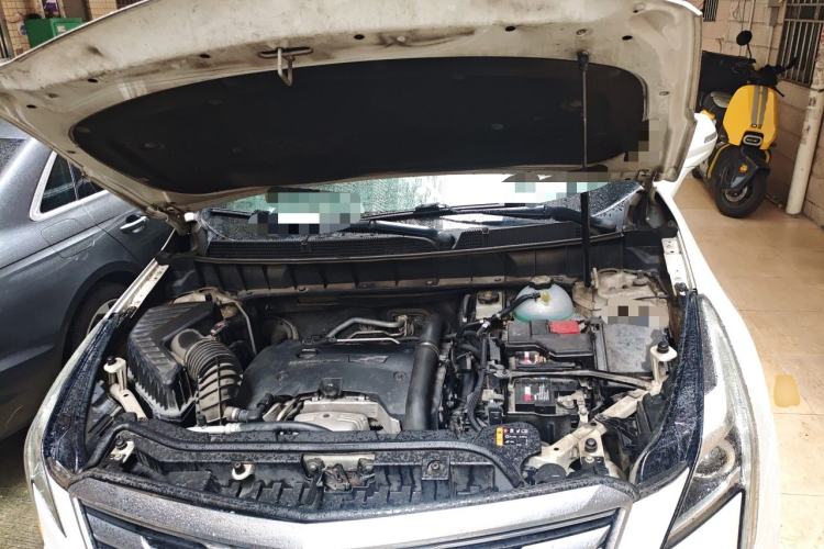 Used Cadillac XT5 2016 25T Tech Edition Engine Bay