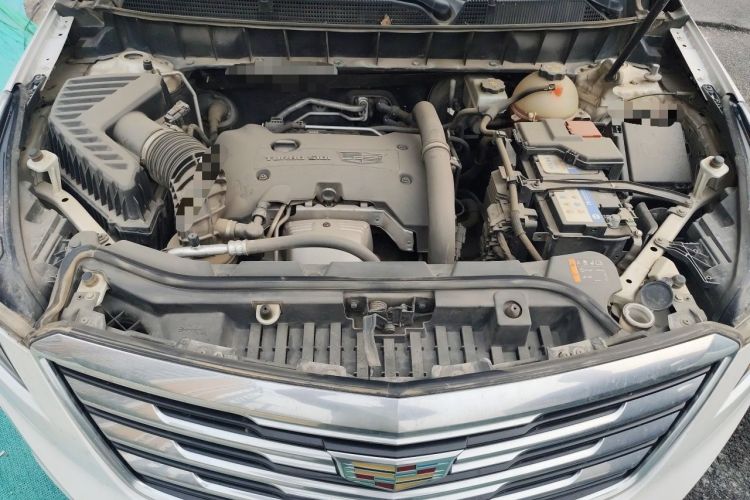 Used Cadillac XT5 2016 25T Tech Edition Engine Bay