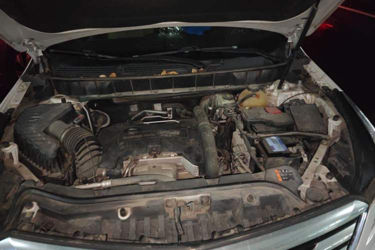 Used Cadillac XT5 2016 25T Tech Edition Engine Bay