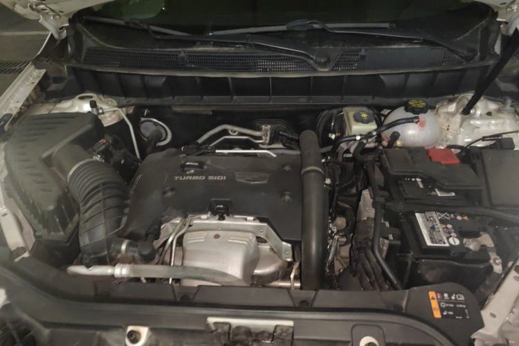 Used Cadillac XT5 2016 28T Four-Wheel Drive Luxury Model Engine Bay