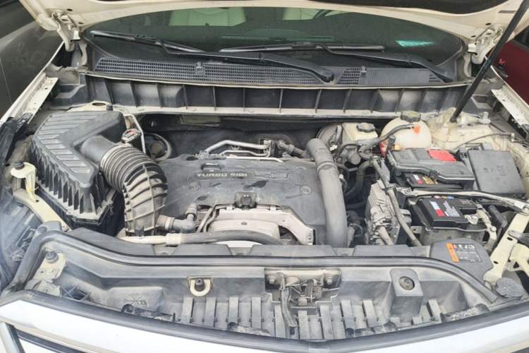 Used Cadillac XT5 2016 28T Four-Wheel Drive Tech Version Engine Bay