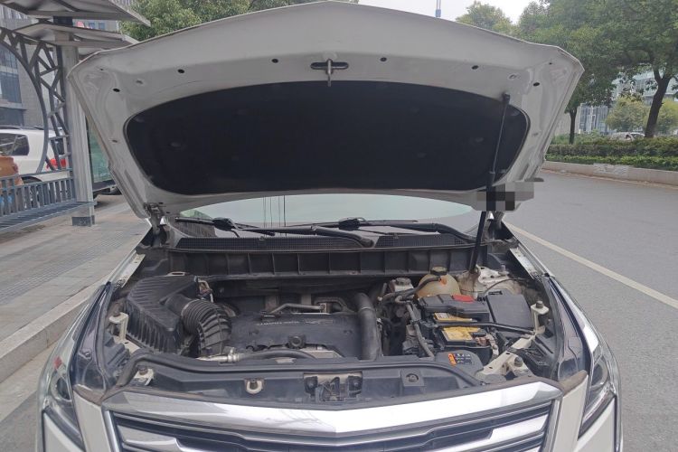 Used Cadillac XT5 2016 25T Luxury Model Engine Bay