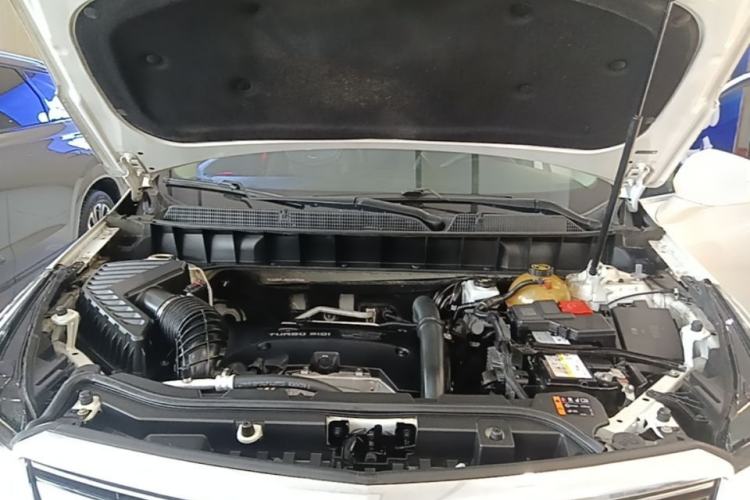 Used Cadillac XT5 2016 25T Luxury Model Engine Bay