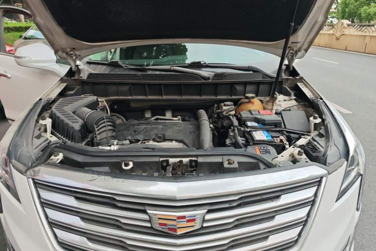 Used Cadillac XT5 2016 25T Luxury Model Engine Bay