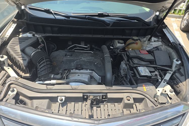 Used Cadillac XT5 2016 25T Luxury Model Engine Bay