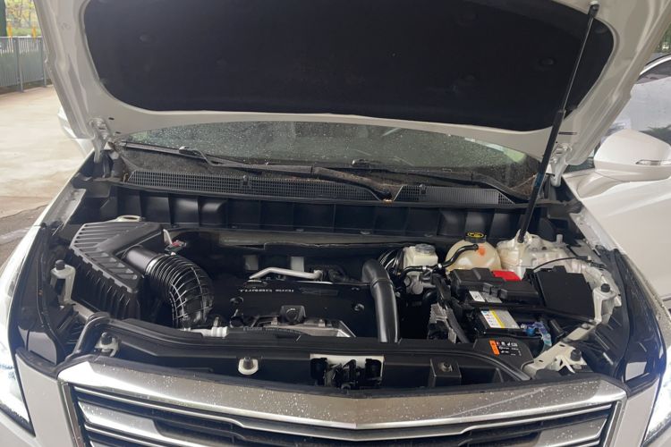 Used Cadillac XT5 2016 25T Luxury Model Engine Bay