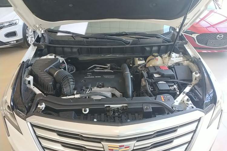 Used Cadillac XT5 2016 25T Luxury Model Engine Bay