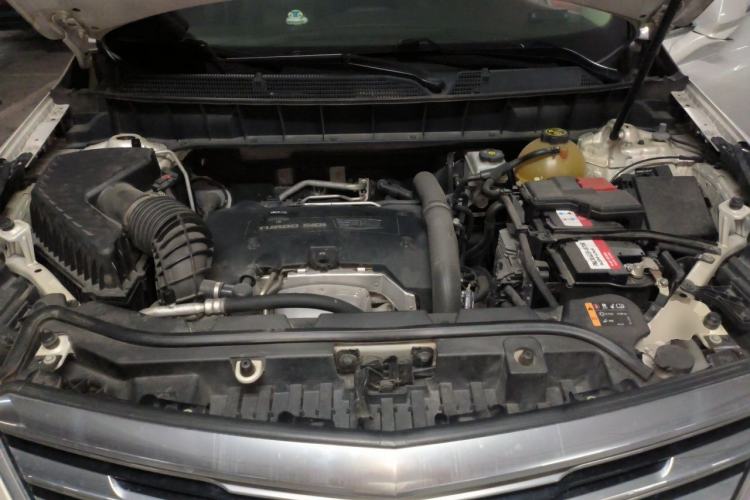 Used Cadillac XT5 2016 25T Luxury Model Engine Bay