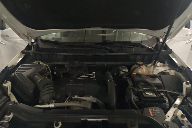 Used Cadillac XT5 2016 25T Luxury Model Engine Bay