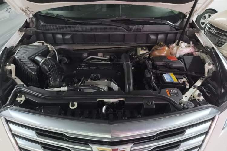 Used Cadillac XT5 2016 25T Luxury Model Engine Bay