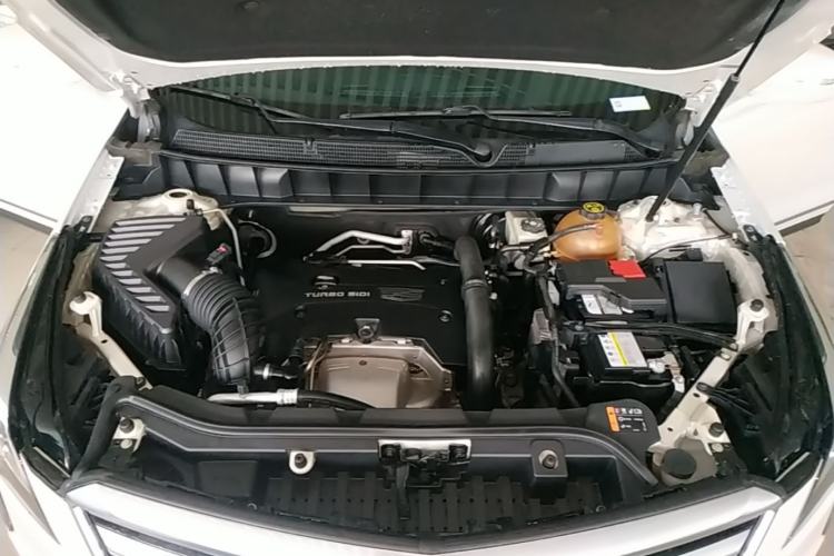 Used Cadillac XT5 2016 25T Luxury Model Engine Bay