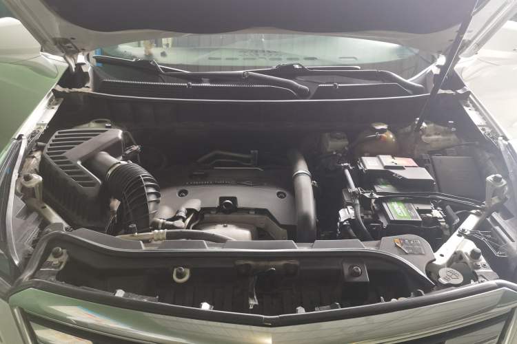 Used Cadillac XT5 2016 25T Tech Edition Engine Bay
